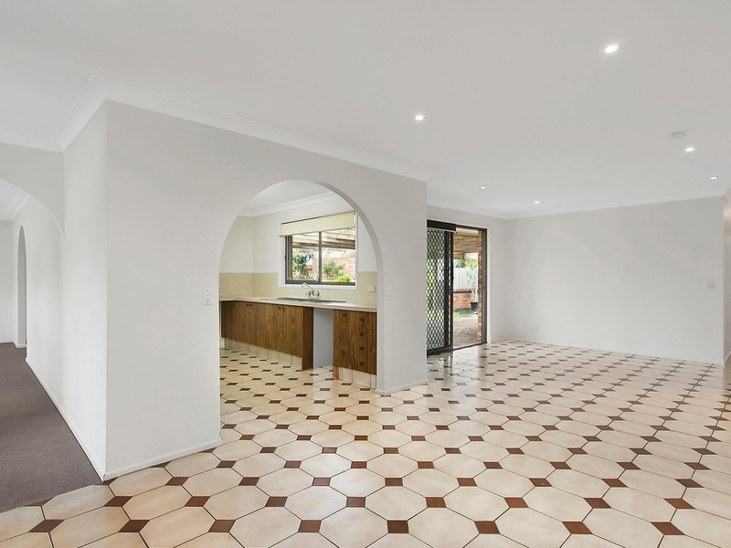 17 Caithness Court, Sorrento QLD 4217