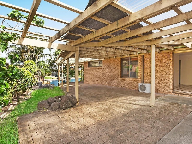 17 Caithness Court, Sorrento QLD 4217