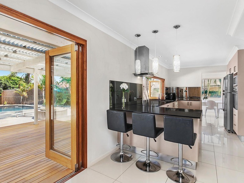 20 Bermuda Street, Broadbeach Waters QLD 4218