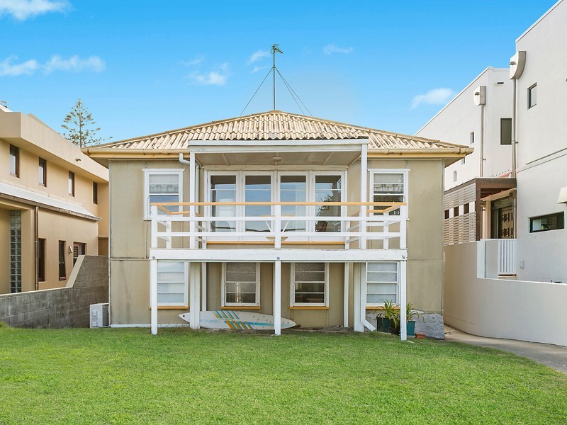 151 Hedges Avenue, Mermaid Beach QLD 4218