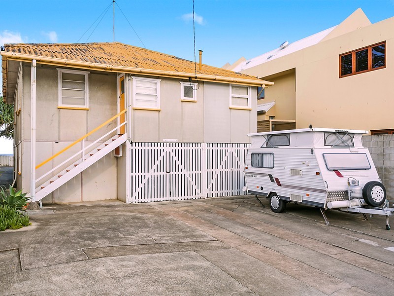 151 Hedges Avenue, Mermaid Beach QLD 4218