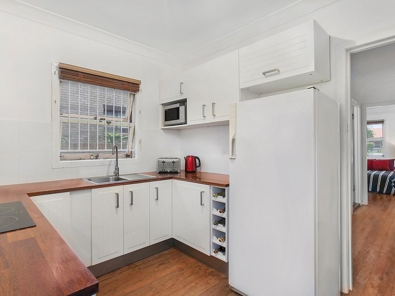 15 Armrick Avenue, Broadbeach QLD 4218