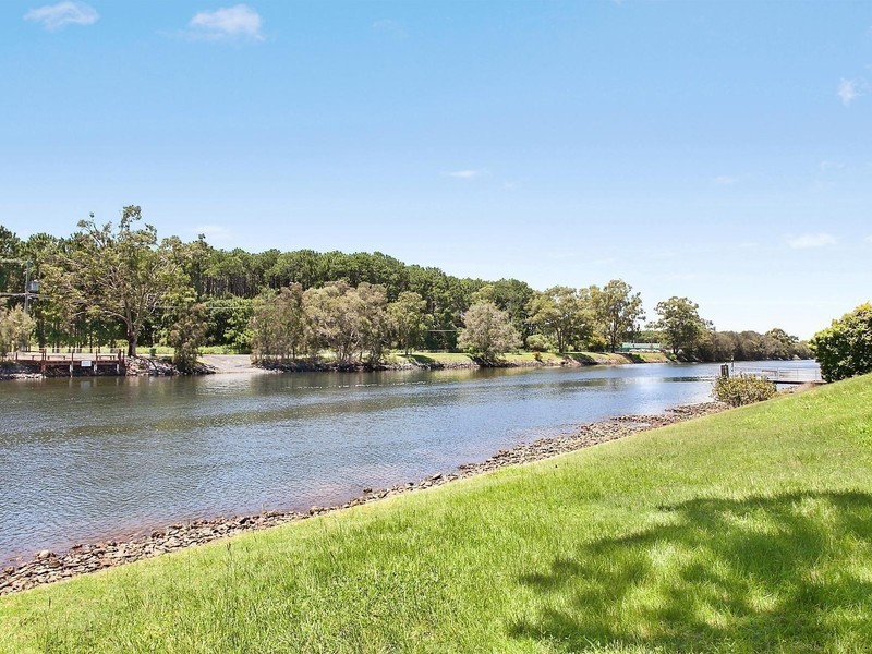 116/215 Cottesloe Drive, Mermaid Waters QLD 4218