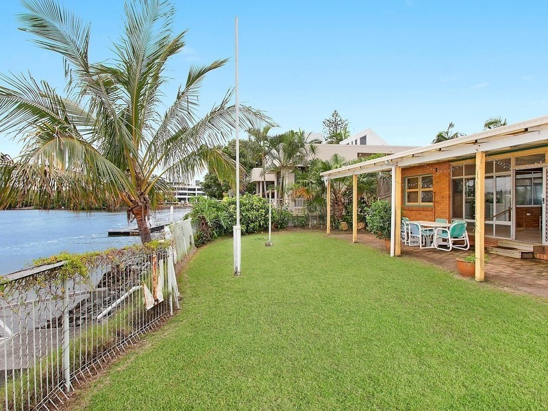 40 Sunset Boulevard, Surfers Paradise QLD 4217