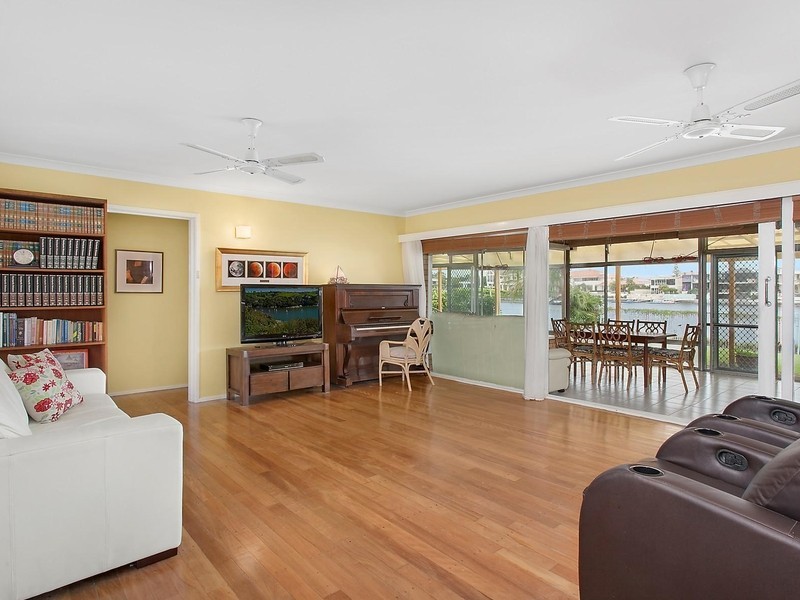 40 Sunset Boulevard, Surfers Paradise QLD 4217