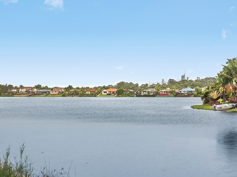 41/2 Cassowary Drive, Burleigh Waters QLD 4220