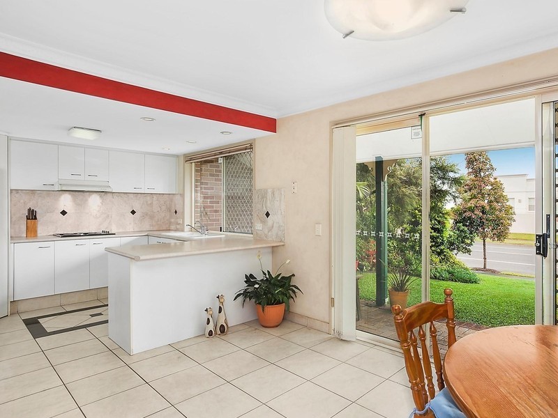 41/2 Cassowary Drive, Burleigh Waters QLD 4220