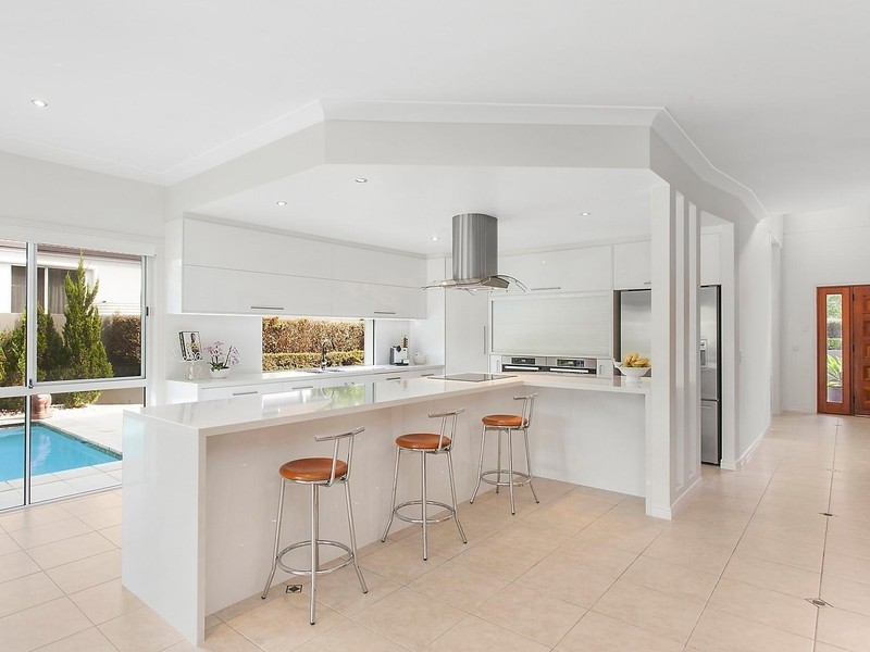 18 Canada Place, Arundel QLD 4214