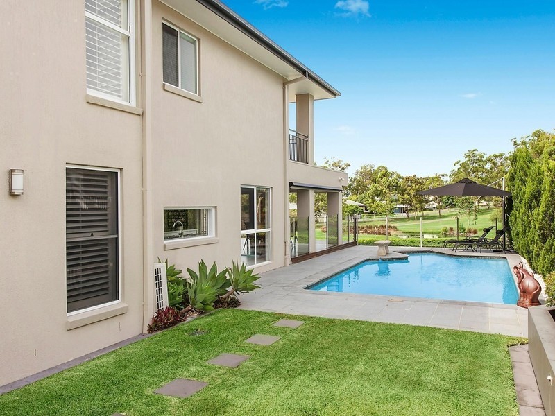 18 Canada Place, Arundel QLD 4214