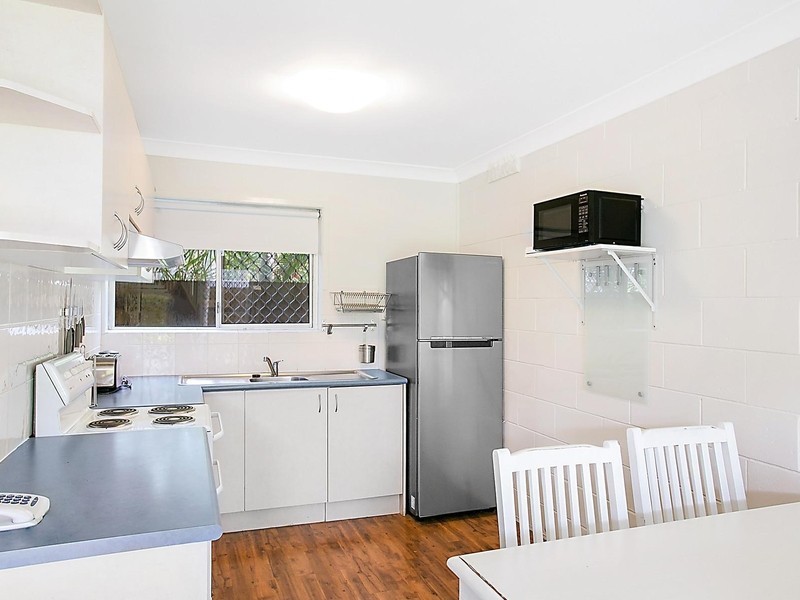 2/26 Cronin Avenue, Main Beach QLD 4217