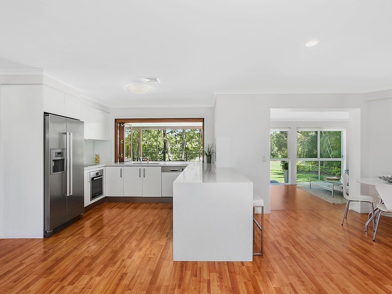 13 Desert Falls Crescent, Parkwood QLD 4214