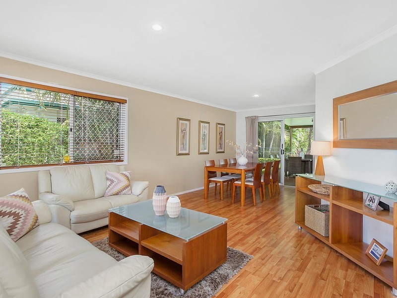 13 Desert Falls Crescent, Parkwood QLD 4214