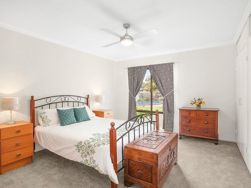 8 Inveray Avenue, Benowa QLD 4217