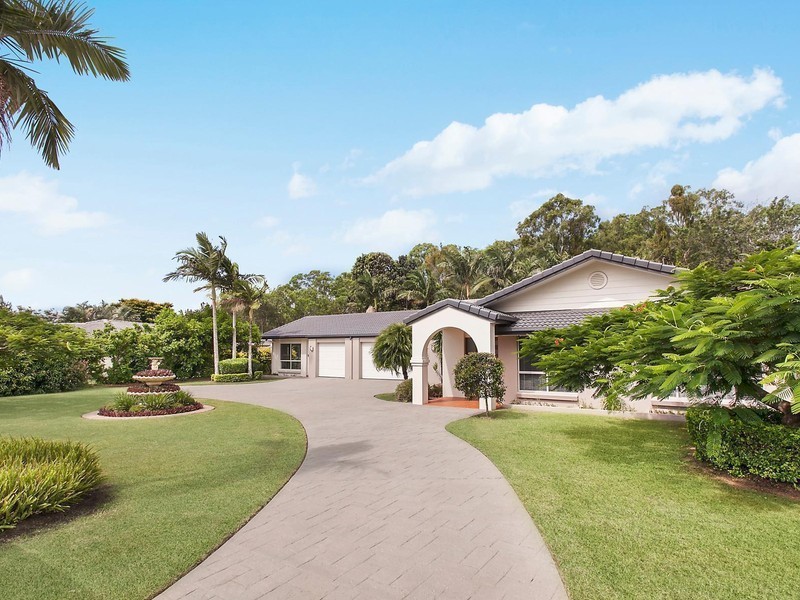 64 Riverdowns Crescent, Helensvale QLD 4212