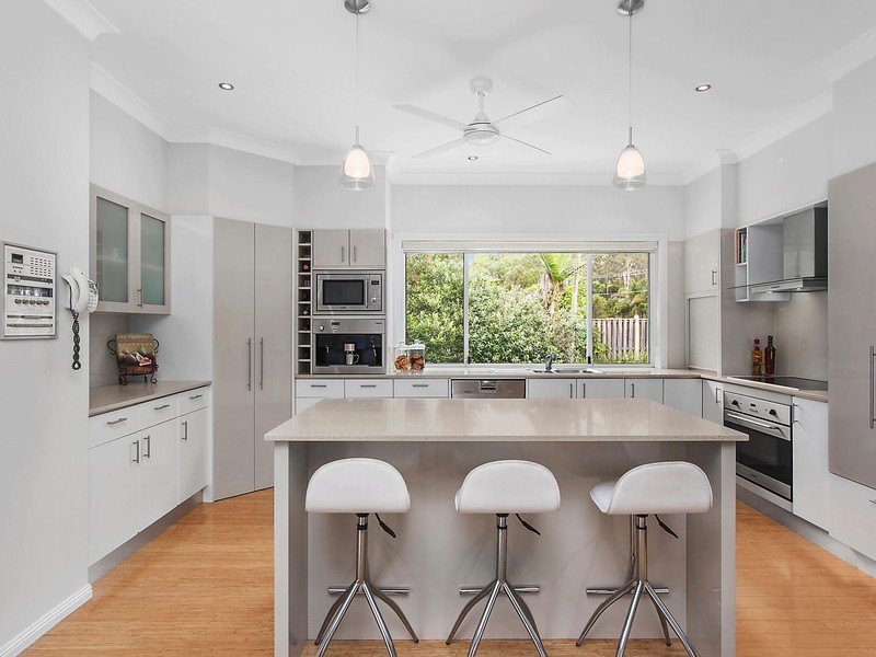 64 Riverdowns Crescent, Helensvale QLD 4212