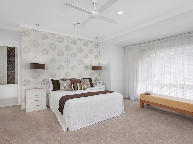 64 Riverdowns Crescent, Helensvale QLD 4212