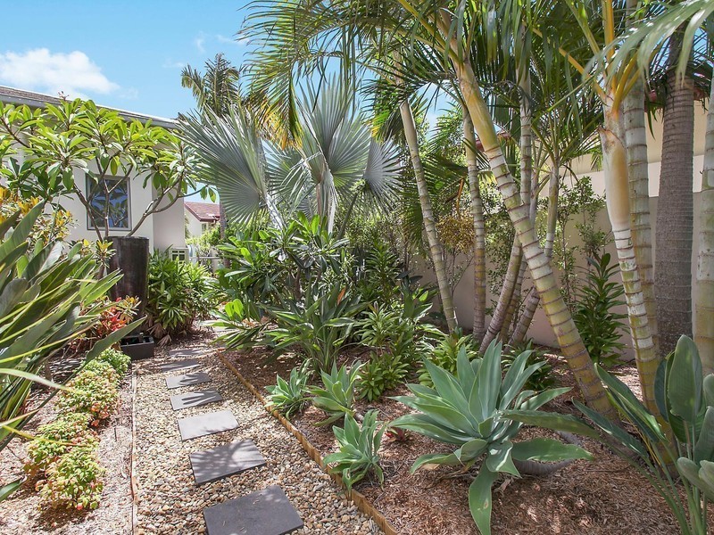 2823 Gracemere Circuit East, Hope Island QLD 4212