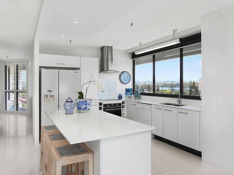 14/14 Macarthur Parade, Main Beach QLD 4217
