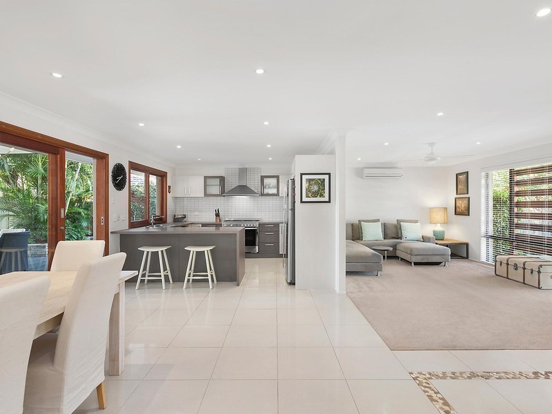 9 Anchorage Way, Runaway Bay QLD 4216