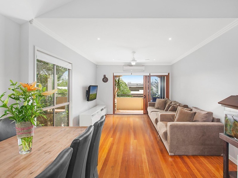 2/30 Dawn Parade, Miami QLD 4220