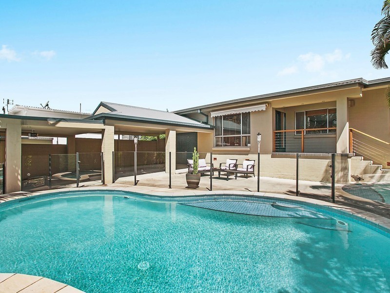 17 Edward Street, Labrador QLD 4215