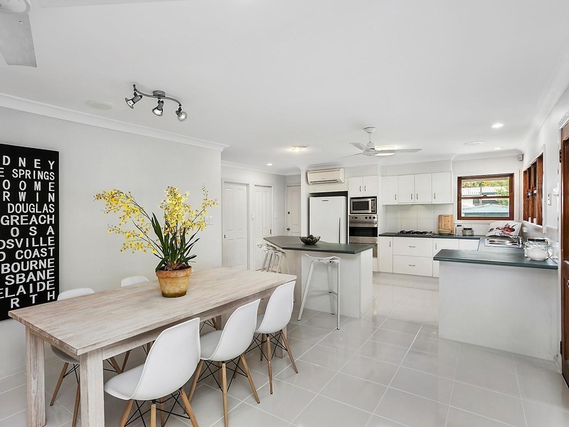 4A Harris Street, Labrador QLD 4215