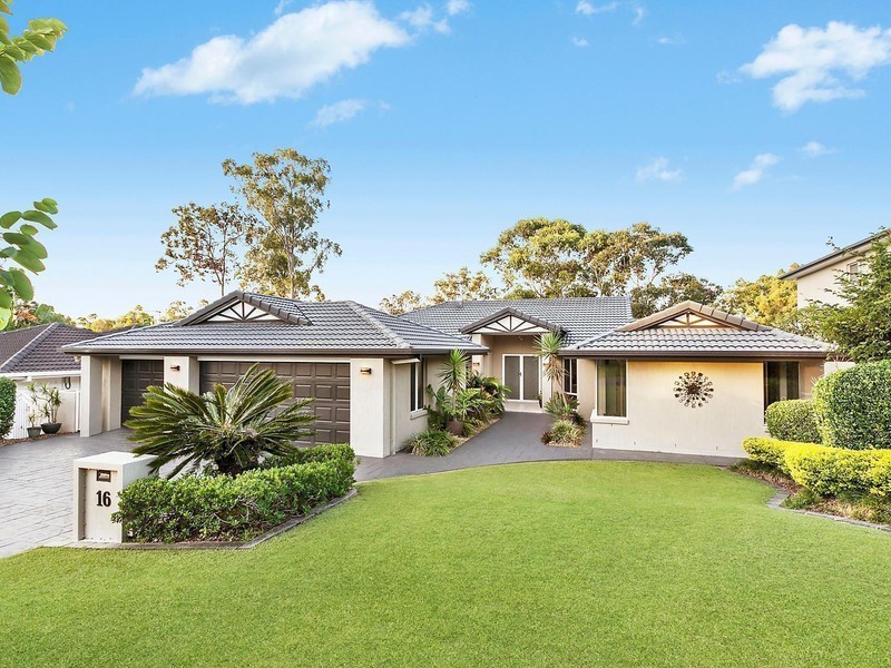 16 Canada Place, Arundel QLD 4214