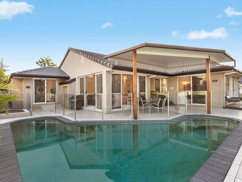 16 Canada Place, Arundel QLD 4214