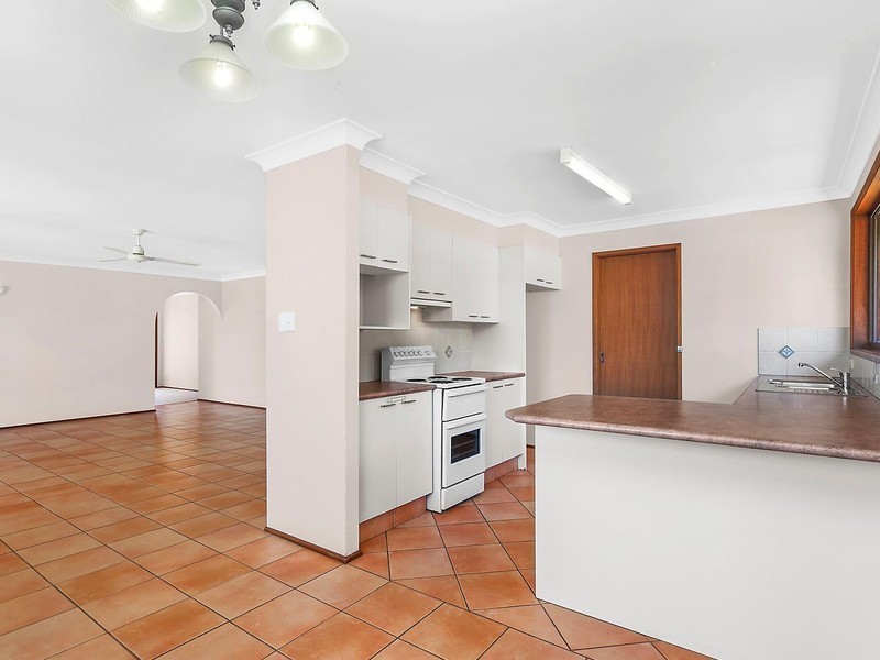 8 Nootka Court, Broadbeach Waters QLD 4218