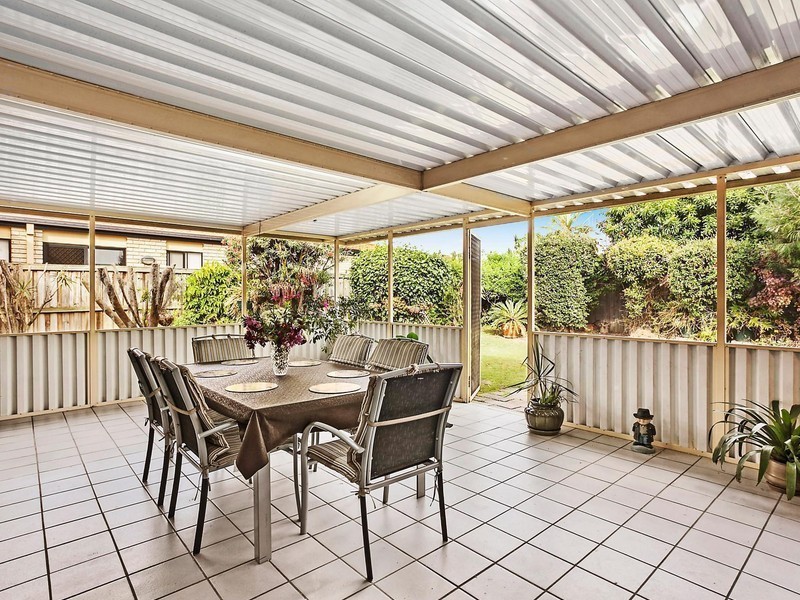 4 Tradewinds Avenue, Paradise Point QLD 4216