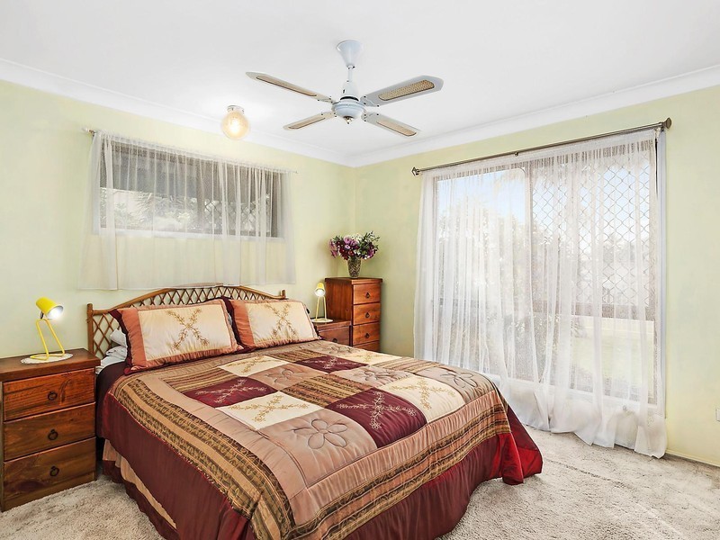 4 Tradewinds Avenue, Paradise Point QLD 4216