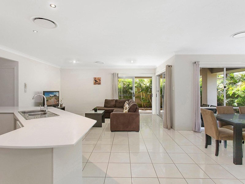 24 Iridium Drive, Hope Island QLD 4212