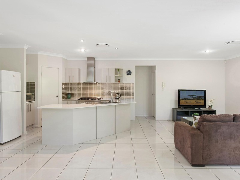 24 Iridium Drive, Hope Island QLD 4212