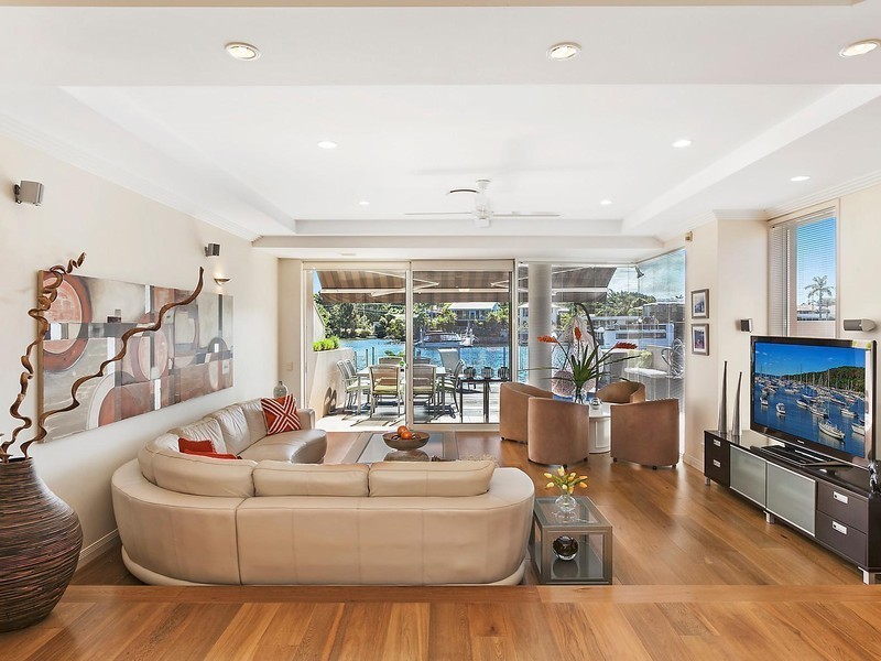 2/181 Stanhill Drive, Surfers Paradise QLD 4217