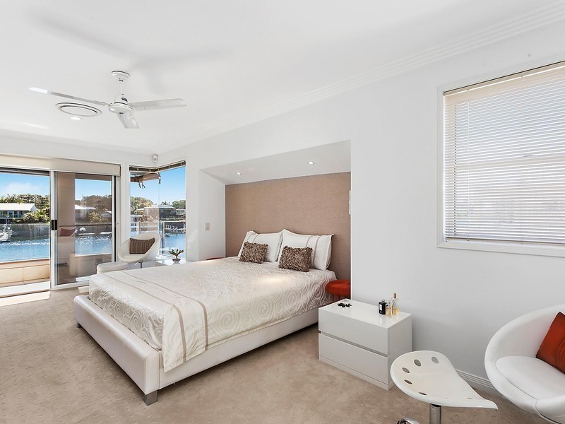 2/181 Stanhill Drive, Surfers Paradise QLD 4217