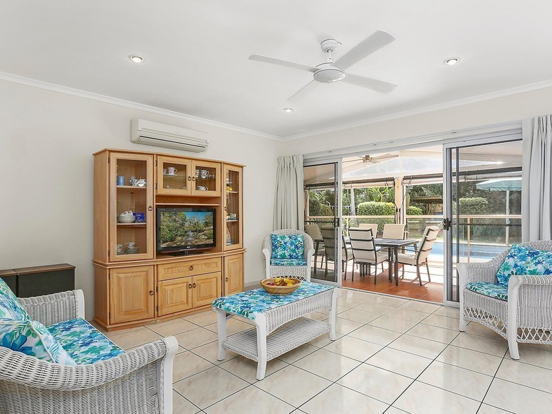 121 Santa Cruz Boulevard, Clear Island Waters QLD 4226