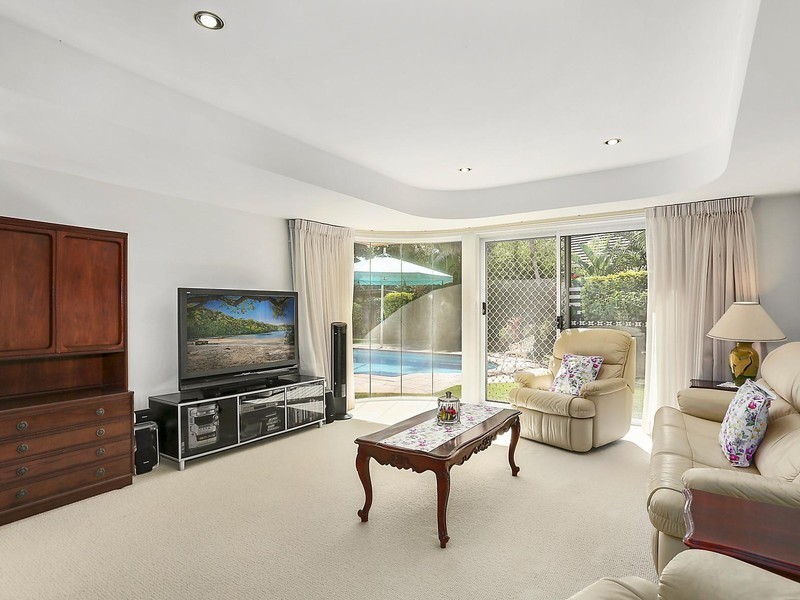 121 Santa Cruz Boulevard, Clear Island Waters QLD 4226