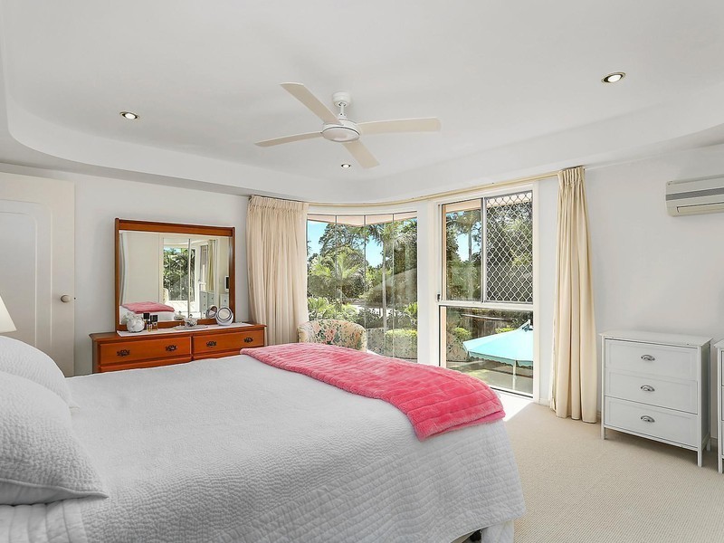 121 Santa Cruz Boulevard, Clear Island Waters QLD 4226