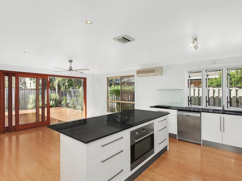 16 Mojave Drive, Burleigh Waters QLD 4220