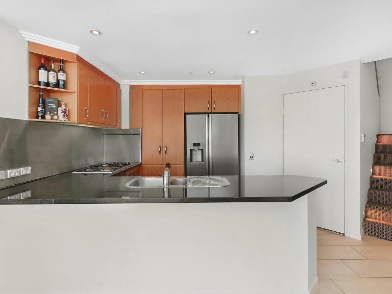 1403/182 Marine Parade, Labrador QLD 4215