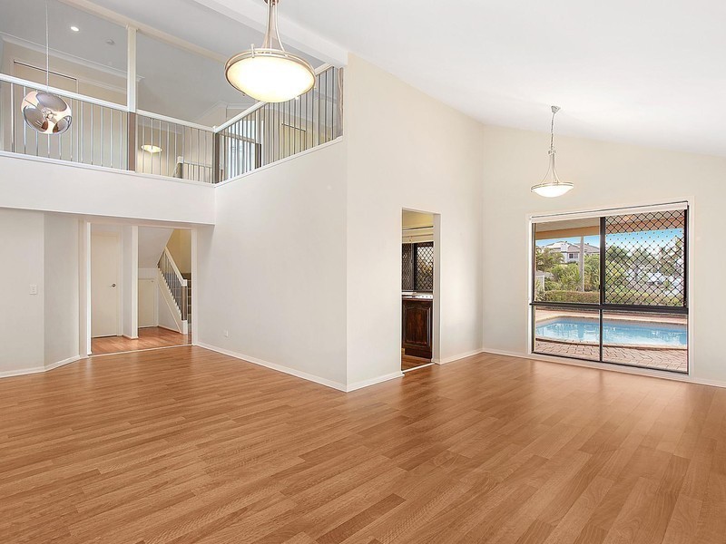 379 Rio Vista Boulevard, Mermaid Waters QLD 4218