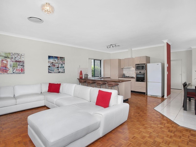 24 Chatham Avenue, Pacific Pines QLD 4211