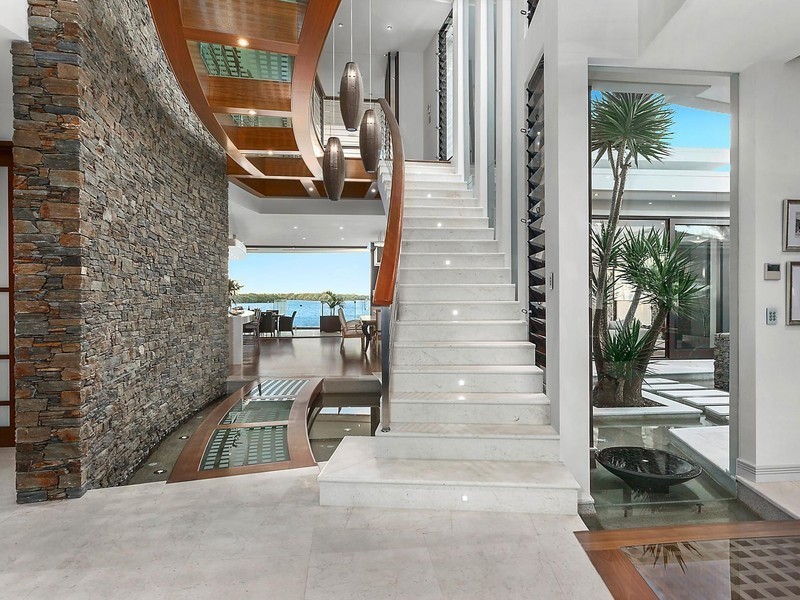 7 Knightsbridge Parade West, Sovereign Islands QLD 4216