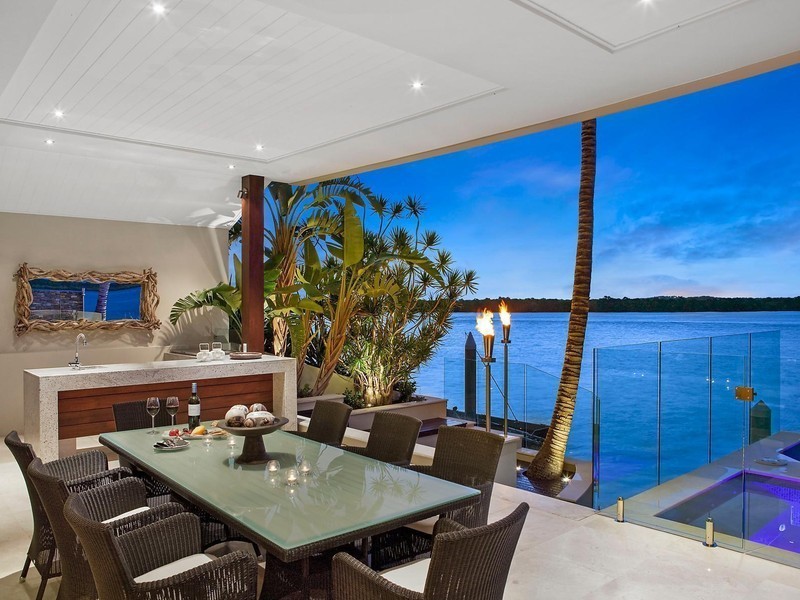 7 Knightsbridge Parade West, Sovereign Islands QLD 4216