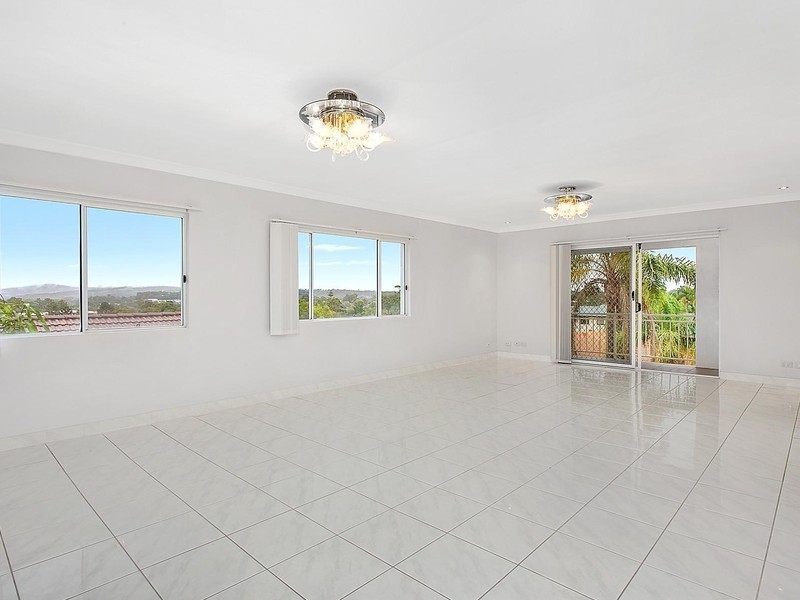 32 Numeralla Avenue, Ashmore QLD 4214