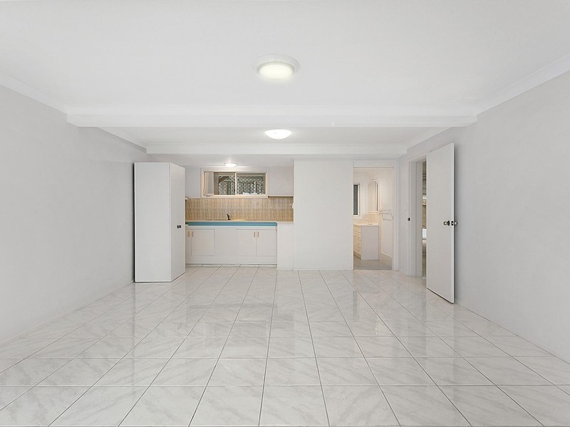 32 Numeralla Avenue, Ashmore QLD 4214