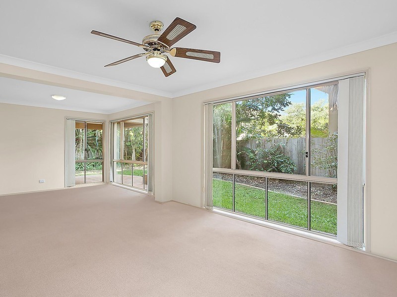 16 Oakridge Place, Molendinar QLD 4214