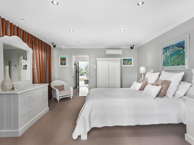 1/42 Tedder Avenue, Main Beach QLD 4217