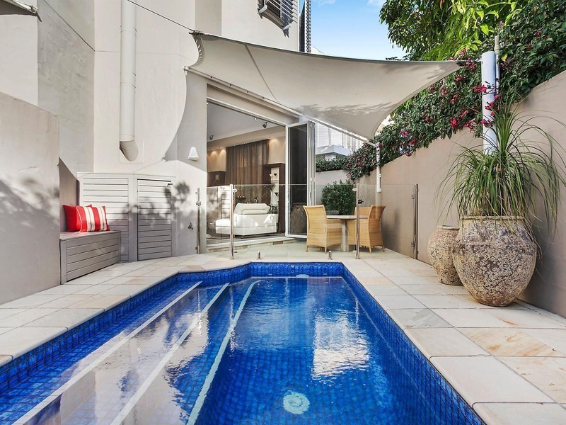 1/42 Tedder Avenue, Main Beach QLD 4217