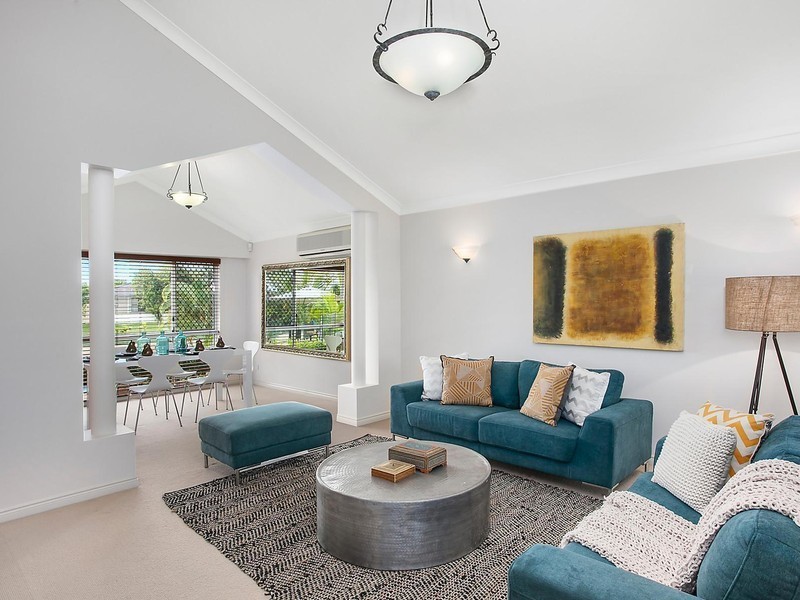 7 Argyle Crescent, Sorrento QLD 4217